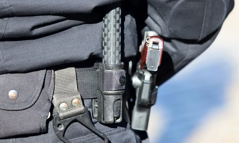 Екшън в Плевен: Полицай простреля 19-годишен студент