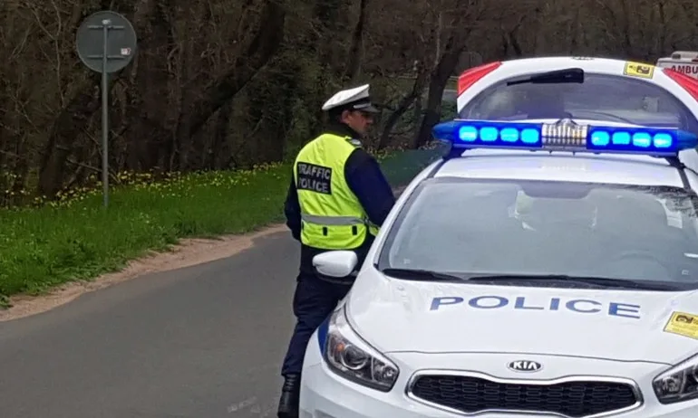 Катастрофа с автобус на Е-79, петима са пострадали леко - Tribune.bg