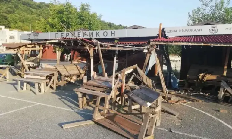 Двама младежи са задържани заради разрушените павилиони на Перперикон - Tribune.bg