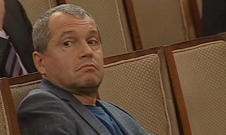 Привърженици на ДБ разпространяват фейк статус на Слави Трифонов. Тошко Йорданов: Това е ФАЛШИВО - Tribune.bg