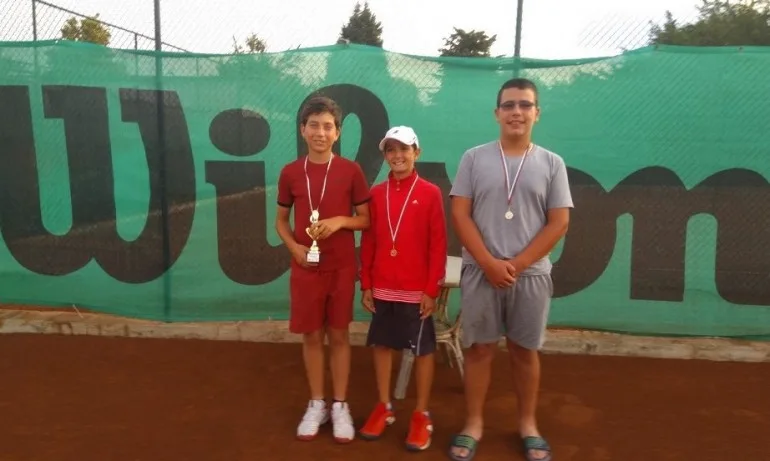 Анас Маздрашки и Елица Костова – първи на регионално до 14 г. в Несебър - Tribune.bg