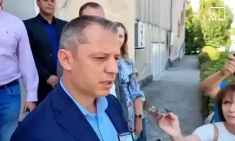 Добрев: Ако Асен Василев го е страх да дойде на дуела за цената на газа сам, може да вземе Петков - Tribune.bg