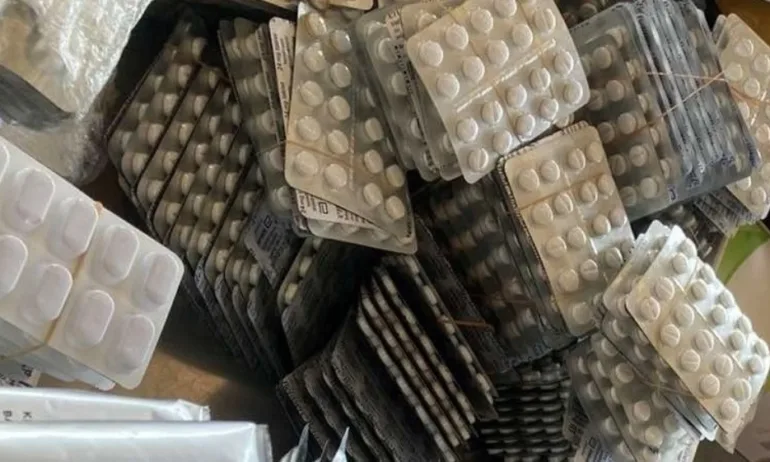 Горката: Задържаха българка на летището, пробвала да прекара дубайски добавки за полова мощ - Tribune.bg