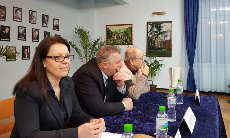 Общинското ръководство на ГЕРБ направи дарение на болницата в Кюстендил - Tribune.bg