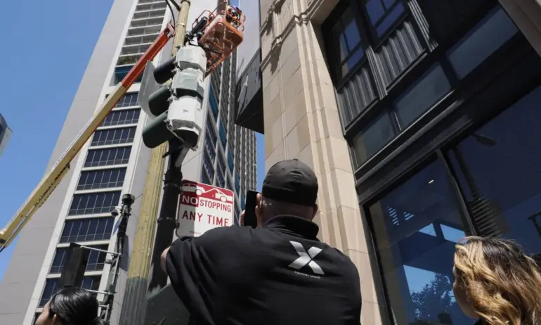 Отново проблеми с Туитър. Свалиха новата табела - (СНИМКИ/ВИДЕО) - Tribune.bg