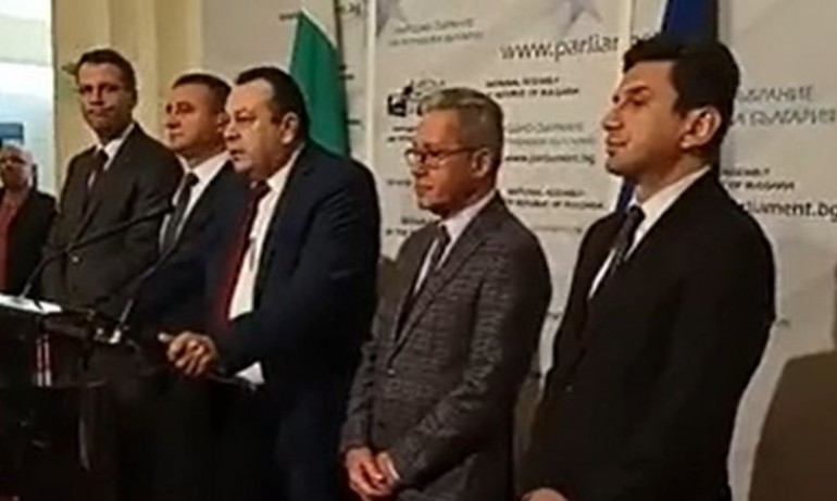 Брифинг на ДПС - Tribune.bg