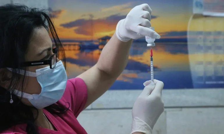 Мобилни пунктове за ваксиниране в София, Благоевград, Габрово, Плевен и на територията на област Враца - Tribune.bg