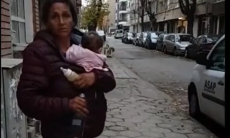 Отнеха бебето на пияните жени, които го носеха полуголо из улиците - Tribune.bg