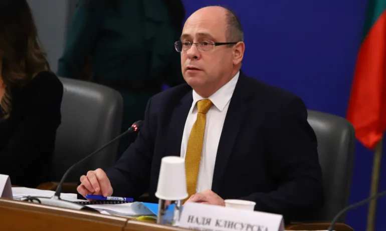 Социалните партньори без съгласие по размера на минимална работна заплата, кабинетът предложи 780 лева - Tribune.bg