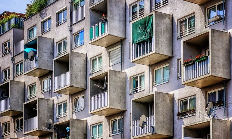 Изненада! 2-годишно японче оцеля след полет от девет етажа - Tribune.bg