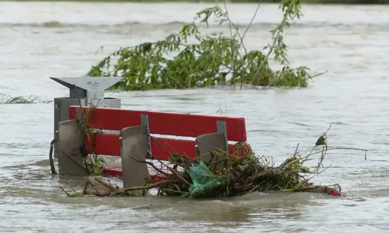 Най-малко 21 души са загинали в резултат на проливни дъждове