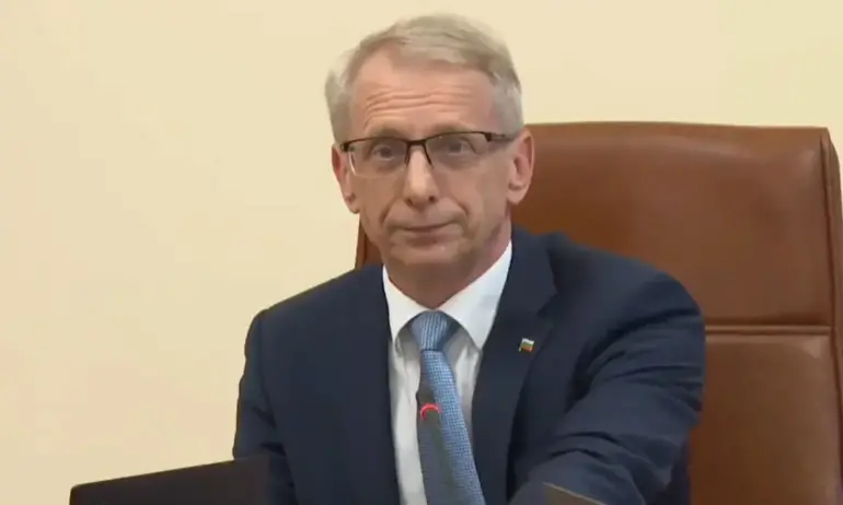 Денков затапи зложелателите със заседание по никое време за промоциите в магазините и стем център - Tribune.bg