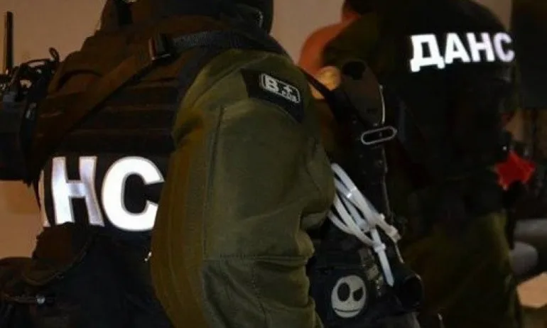 Задържаха двама военни за изнасяне на информация в полза на чужда държава - Tribune.bg