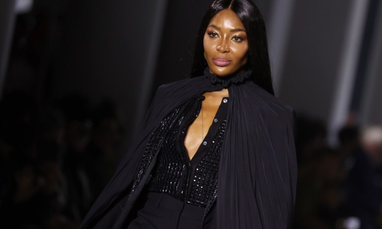 Летище София започва проверка след сигнал за дискриминация на Наоми Кембъл - Tribune.bg