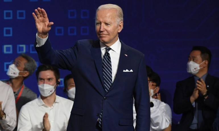 Рейтингът на Байдън се срина драстично - Tribune.bg