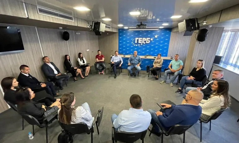 Борисов се среща с младежите от ГЕРБ: Не се променят само най-мъдрите и най-глупавите - Tribune.bg