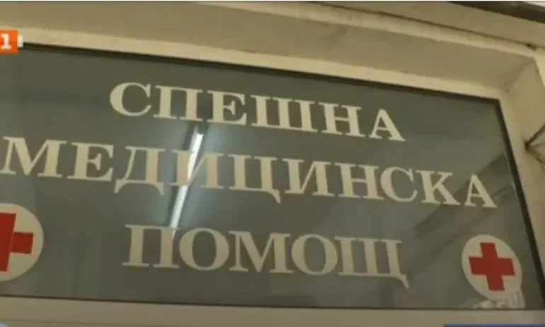 Започват проверки след смъртта на бебе в линейка: Близки на родилката твърдят, че фелдшерът бил пиян  