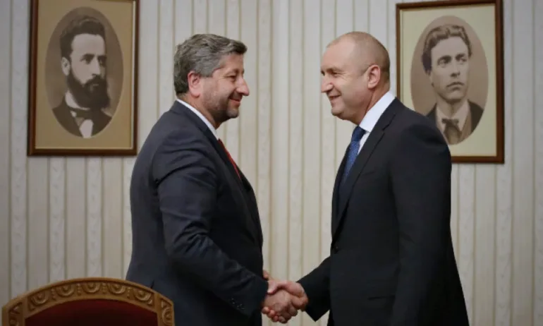 Радев към ДБ: Предлагате да се разоръжим по време на война, сигурността изисква отговорност, а не аматьорщина - Tribune.bg