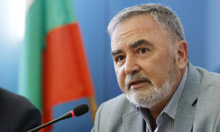 Доц. Ангел Кунчев: Грипът се предава по-лесно, но не води до тежко протичане - Tribune.bg