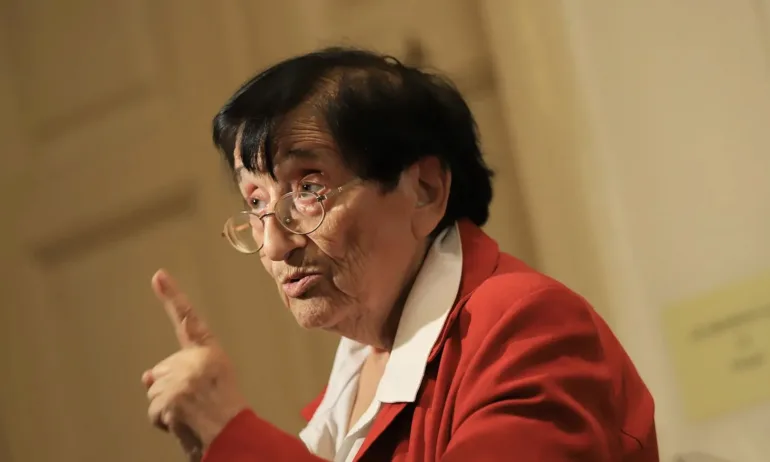 Мика Зайкова: Бананите са по 10 лева, дори подаръци на внуците не можеш да купиш - Tribune.bg