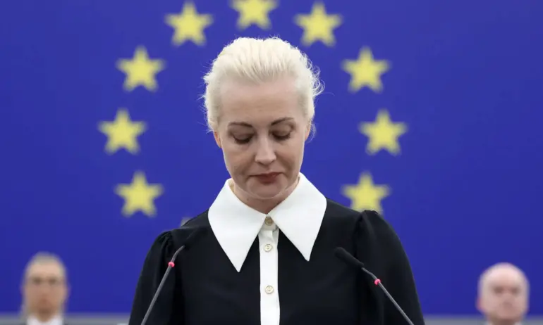 Говорителят на Путин: Навална е загубила връзки с родината - Tribune.bg