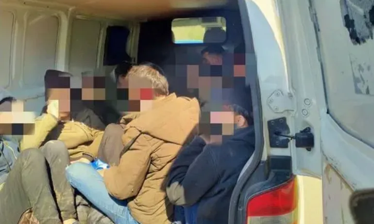 Наш шофьор стигна до Франция с промъкнали се мигранти в камиона му - Tribune.bg