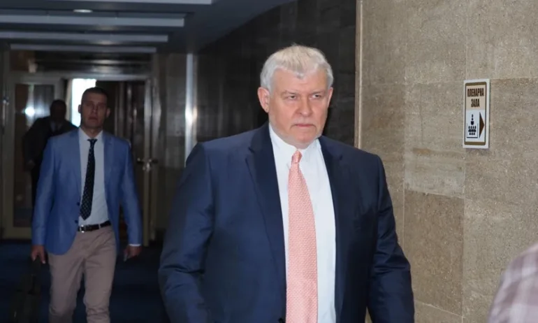 Румен Христов: България има нужда от стабилно правителство, а не от нови избори - Tribune.bg