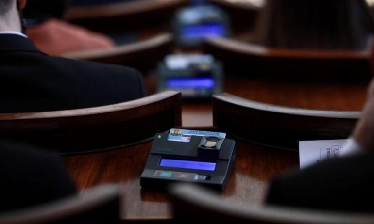 Разнобой сред управляващите за максималния осигурителен праг - Tribune.bg