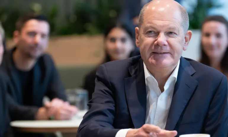 Олаф Шолц предупреди за възход на неонацистките групи - Tribune.bg