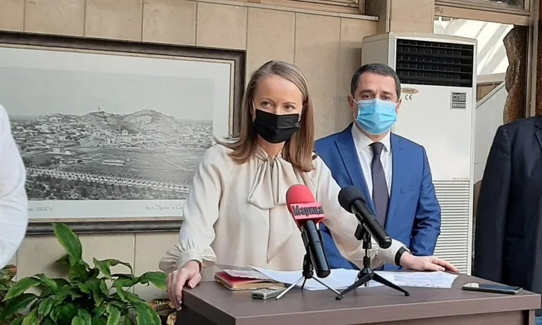 Дани Каназирева: Пандемията засяга всеки, не видях Манол Генов на терен - Tribune.bg