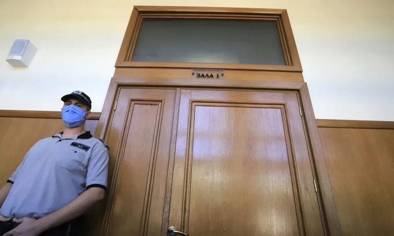 Четат присъдите по делото за атентата на летище Сарафово - Tribune.bg