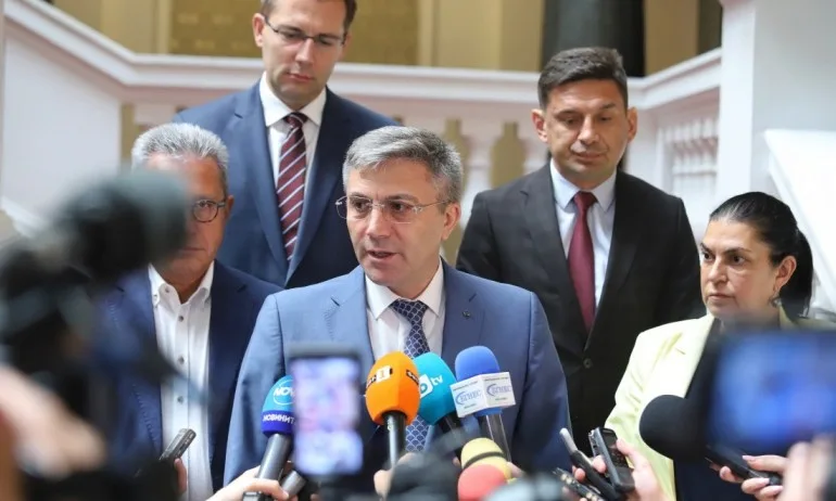 ДПС мълчат за третия мандат - Tribune.bg