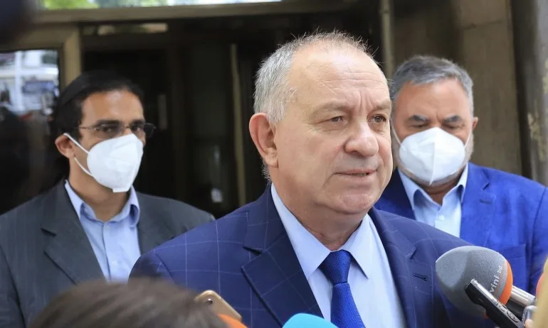 Зам.-министърът на здравеопазването увери: Не се очакват допълнителни ограничения и затваряне на бизнеси - Tribune.bg