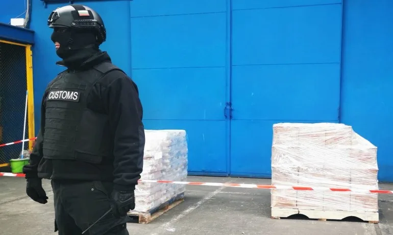 Заловиха течен метамфетамин за близо 11 млн. лева на летище София (ВИДЕО) - Tribune.bg