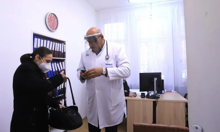 Личните лекари очакват до края на седмицата официални препоръки за ваксинирането - Tribune.bg