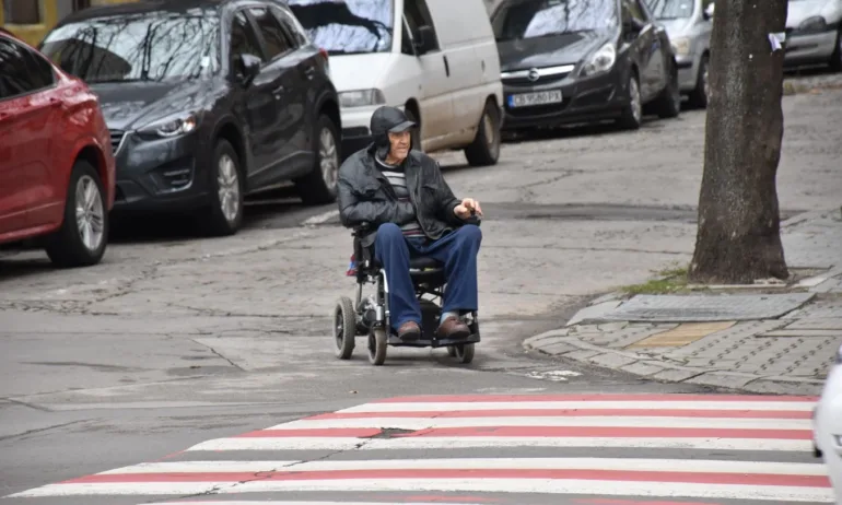 Нов проект: Социалното министерство отпуска до 100 хил. лв. на хора с увреждания за достъпна жилищната среда - Tribune.bg