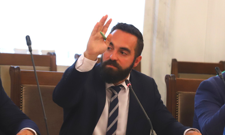 Депутат от ПП: Търсим 12 депутати, ще се намерят - Tribune.bg