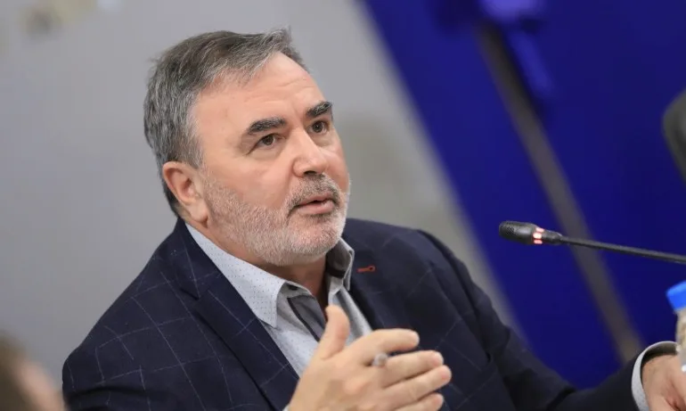 Доц. Ангел Кунчев: Мерките трябва да продължат като не пречат нито на здравето, нито на икономиката - Tribune.bg