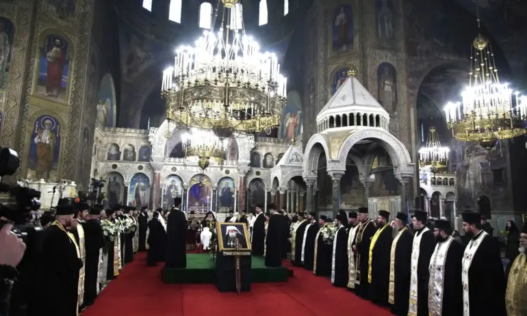 Полицията с мерки по повод поклонението и погребението на патриарх Неофит - Tribune.bg