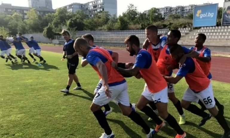 Четирима юноши тренират с Черно море - Tribune.bg