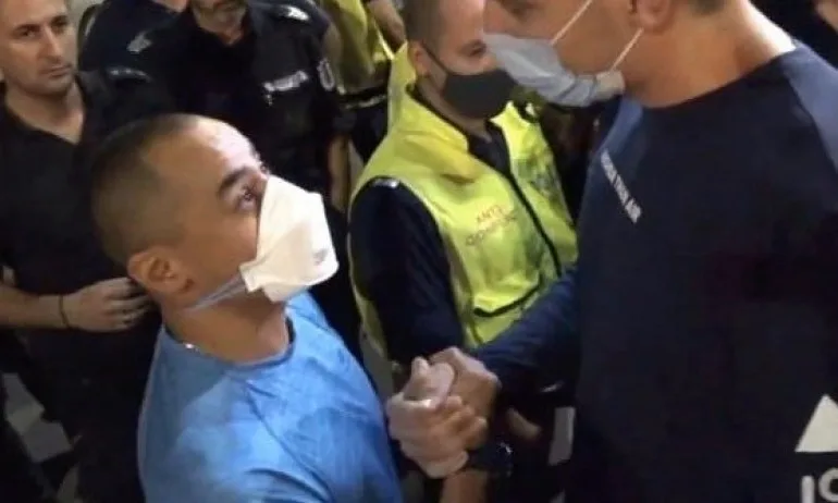 Приятел на момчето от колата: Ако познаваш човека, ще разбереш, че на мравката път прави - Tribune.bg