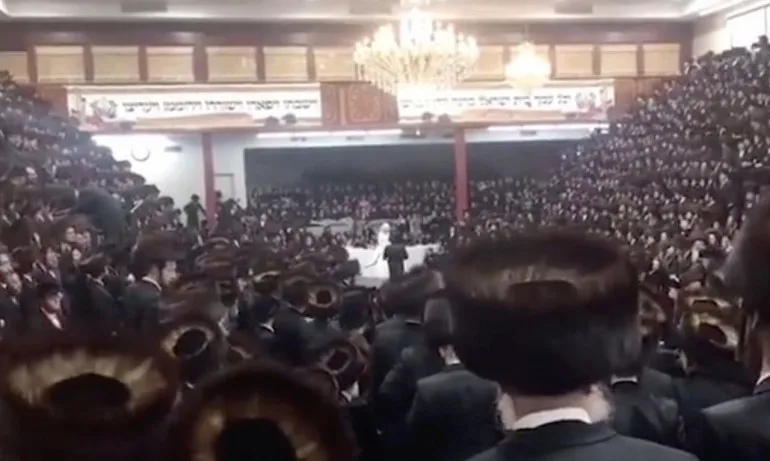 Кметът на Ню Йорк бесен заради тайна сватба с хиляди гости без маски - Tribune.bg