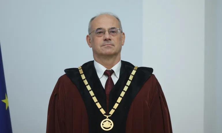 Проф. Атанас Семов, КС: СИК не трябва да броят бюлетини и да изчисляват резултати - Tribune.bg