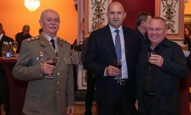 Bnews: Соченият за контрабандист Марин Димитров на парти с Румен Радев (СНИМКИ) - Tribune.bg