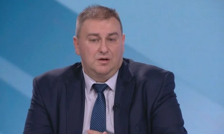 Емил Радев: Оставката на министър Петков е заради забавяне на социалните реформи - Tribune.bg