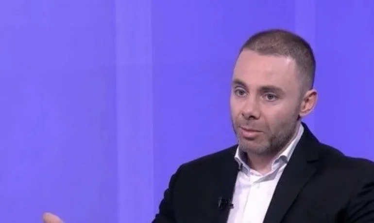 Александър Ненков: Минималната пенсия става 300 лв. от догодина - Tribune.bg