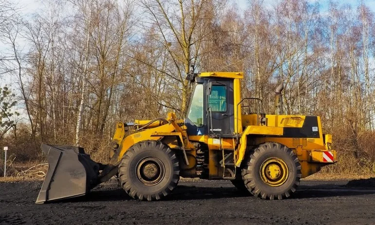 Пътните строители излизат на протест с тежка техника, искат оставка на Комитова - Tribune.bg