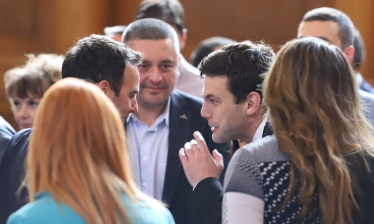 Телеграф: Минчев развързал кесията дни преди да го отстранят - Tribune.bg