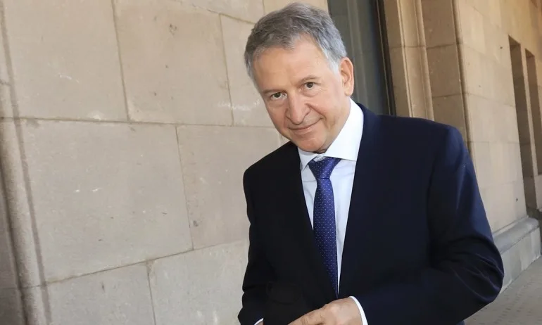 Странна грешка в МЗ, пропусната десетична запетая оскъпи обществена поръчка сто пъти - Tribune.bg