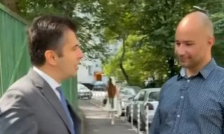 Кирил Петков рекламира кмет, направил съмнителна обществена поръчка на стойност 9 млн. лева - Tribune.bg